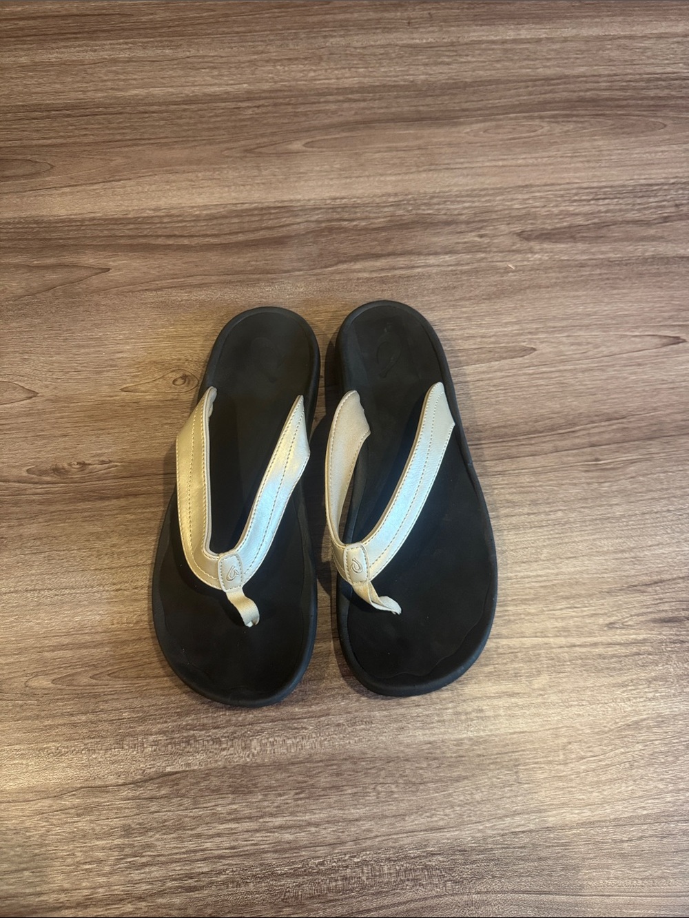 Olukai flipflops rubber ohana womens size 11 BL